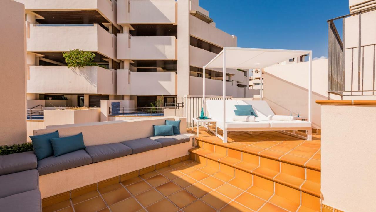 Bahia De La Plata Luxury Apartments Estepona Exterior photo