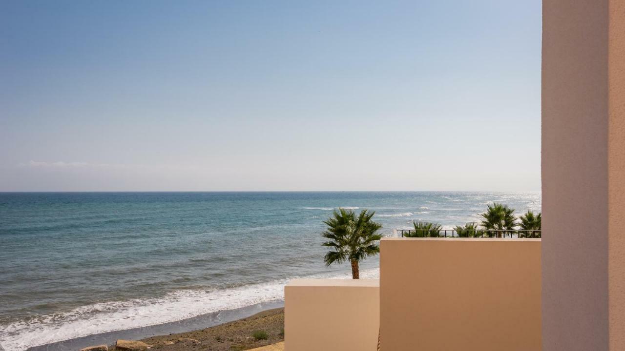 Bahia De La Plata Luxury Apartments Estepona Exterior photo